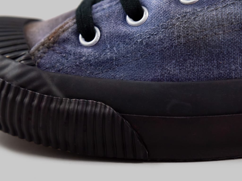 Pras Shellcap Low Sneakers Mura uneven dye navy x black vulcanized sole