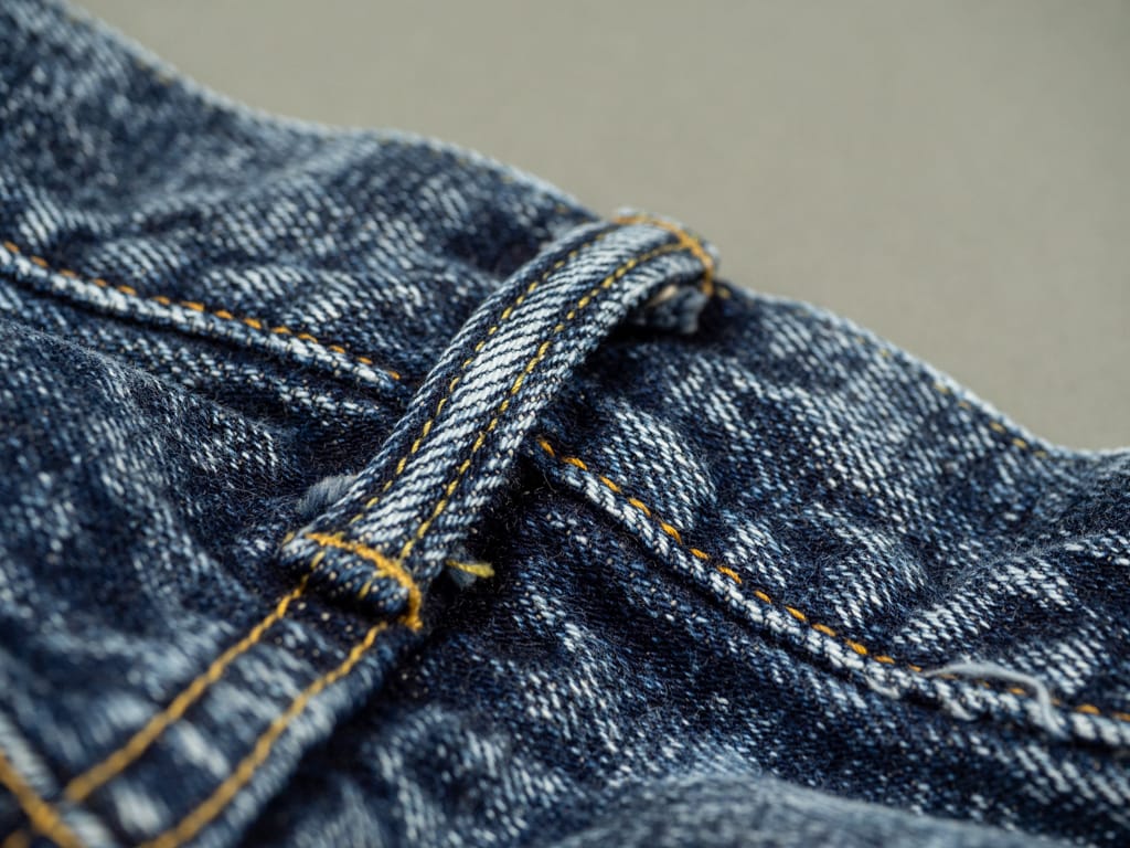 Tanuki Natural Acid Wash High Tapered Jeans Belt Look