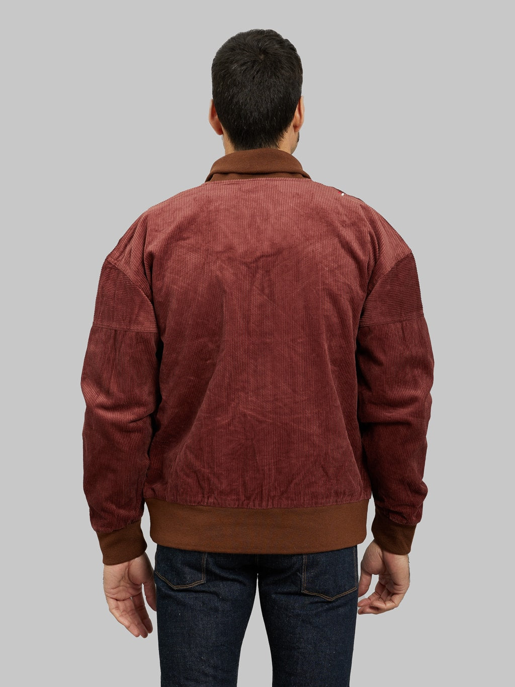 Tanuki Sazanami Corduro mud Dyed brown Jacket model back fit