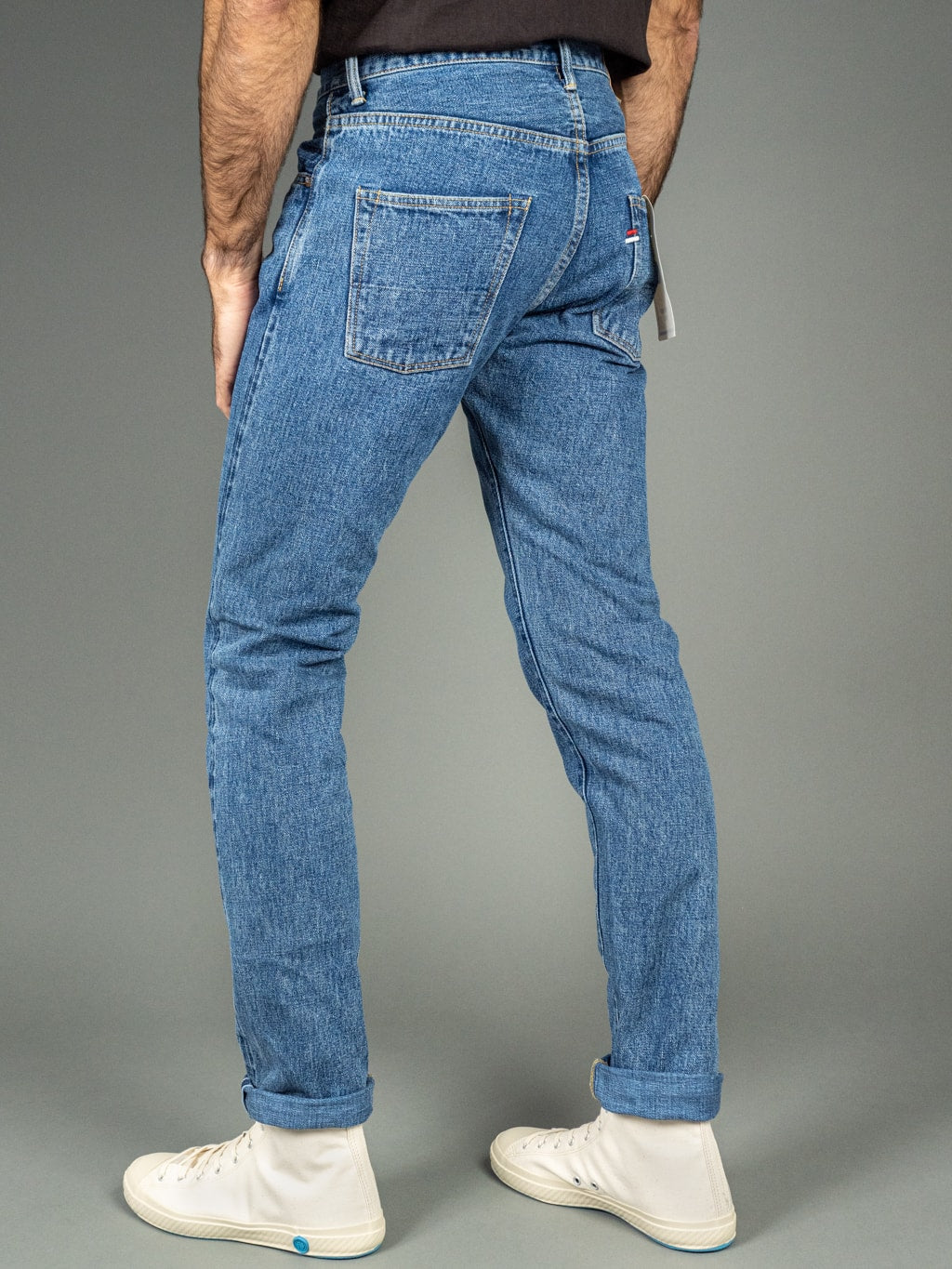 Tanuki Yurai Stonewash High Tapered Jeans Fit