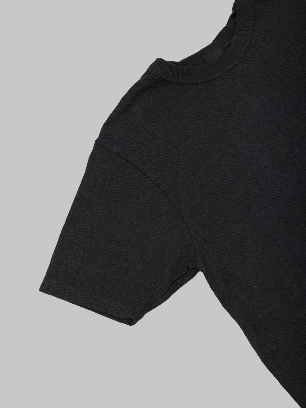 UES No 8 Slub Nep Short Sleeve Tshirt Black 100 cotton