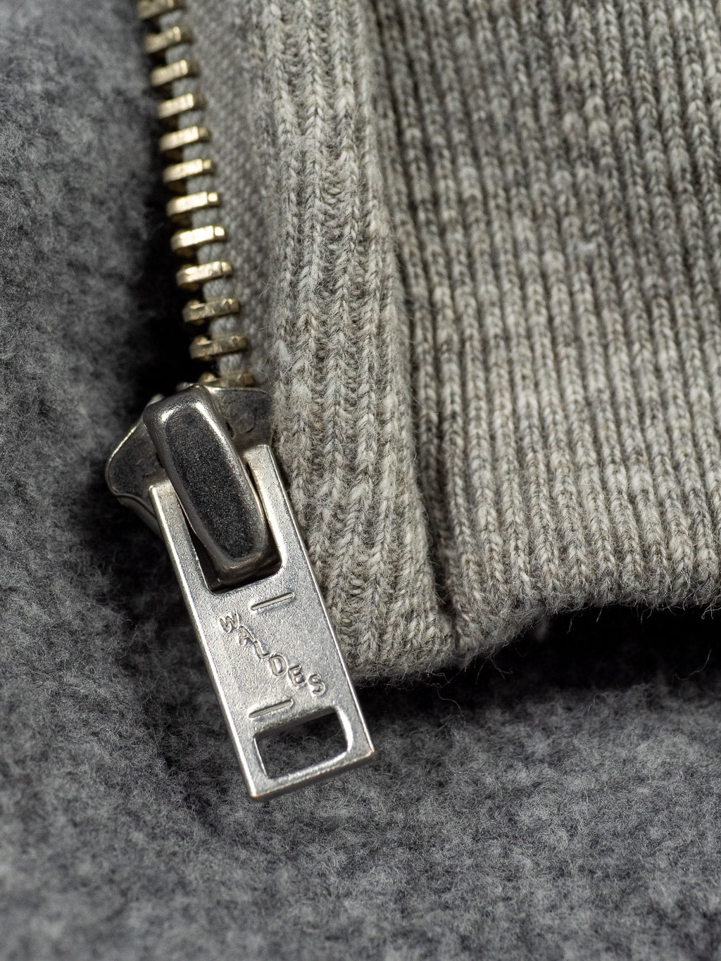 UES hoodie Zip Parka grey zip closeup