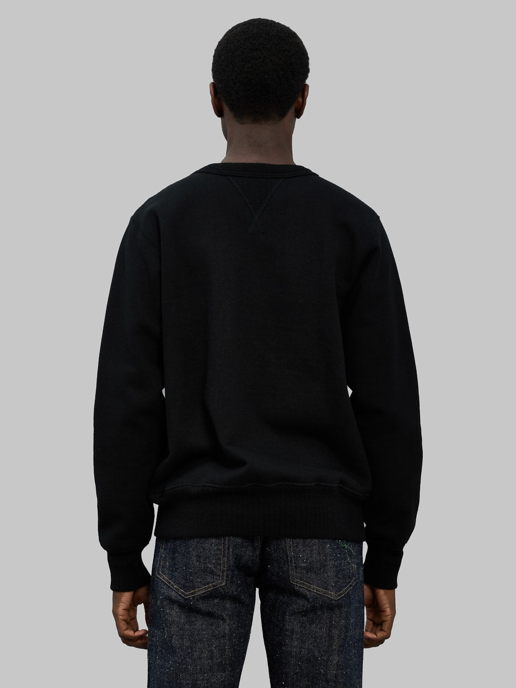 Whitesville cotton Loopwheel Sweatshirt Black  model back fit