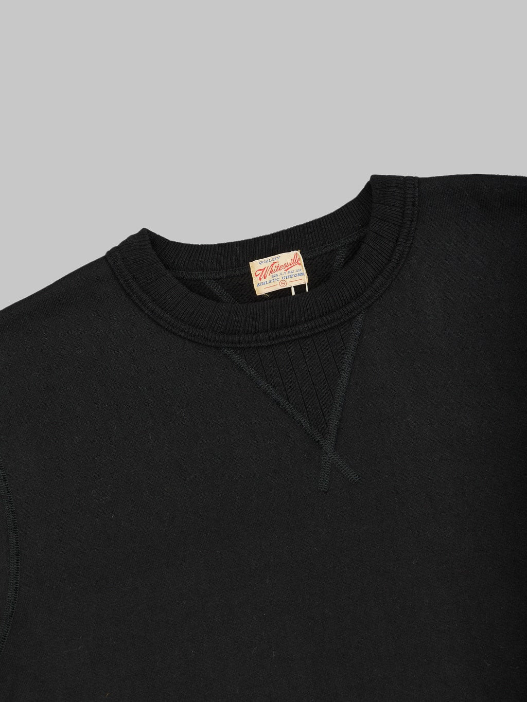 Whitesville cotton Loopwheel Sweatshirt Black  collar closeup