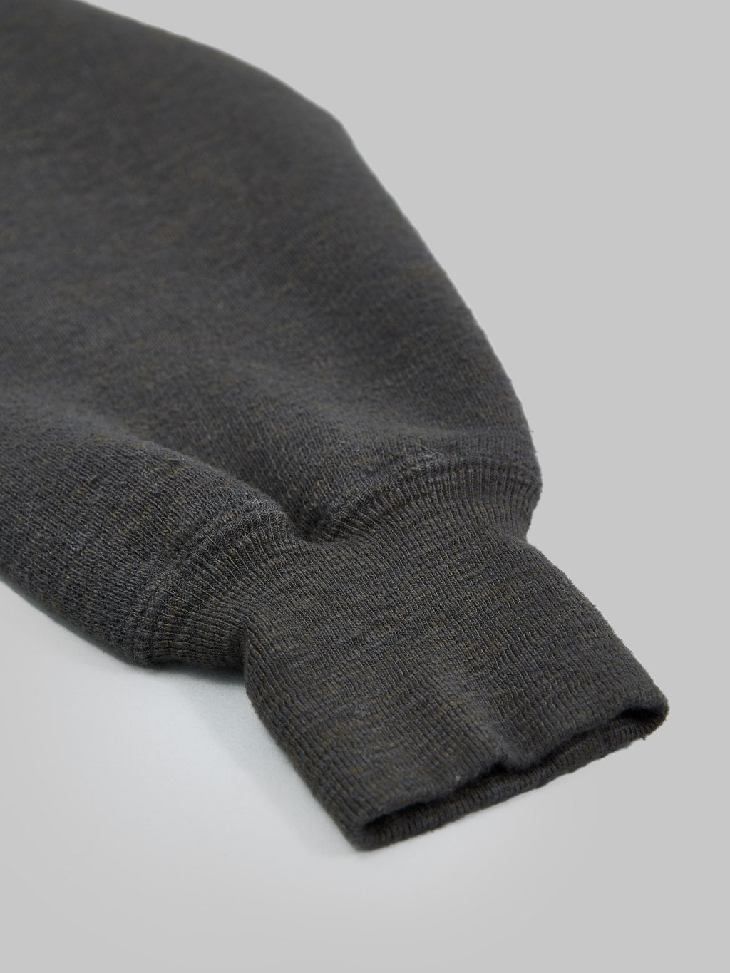 loop and weft big loopback fleece side panel sweatshirt black cuff closeup