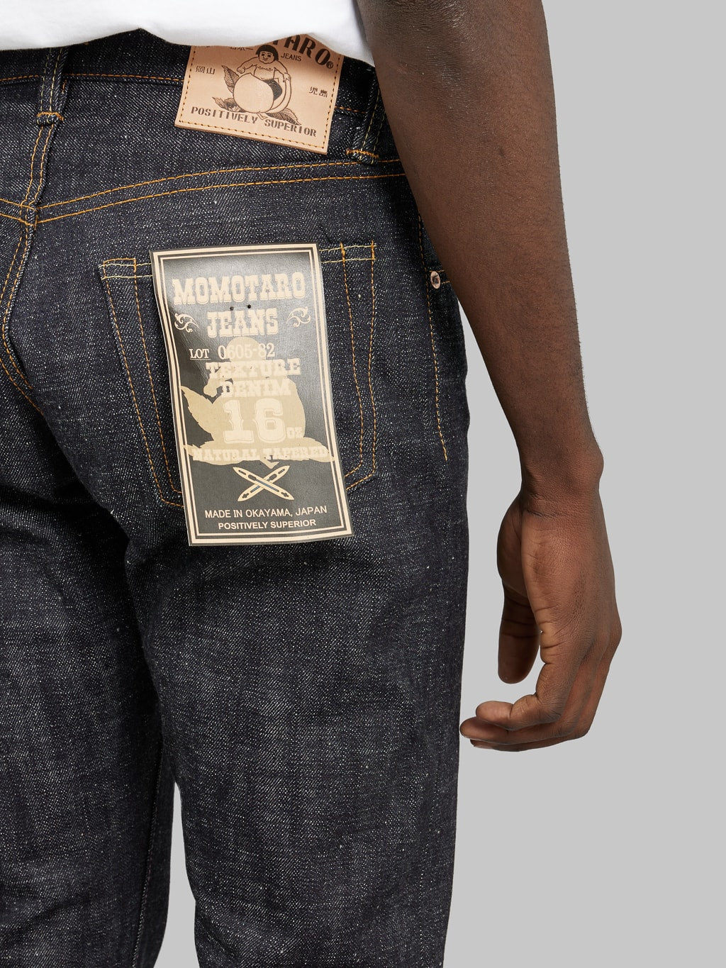 momotaro jeans 0605 82 16oz texture denim natural tapered pocket flasher