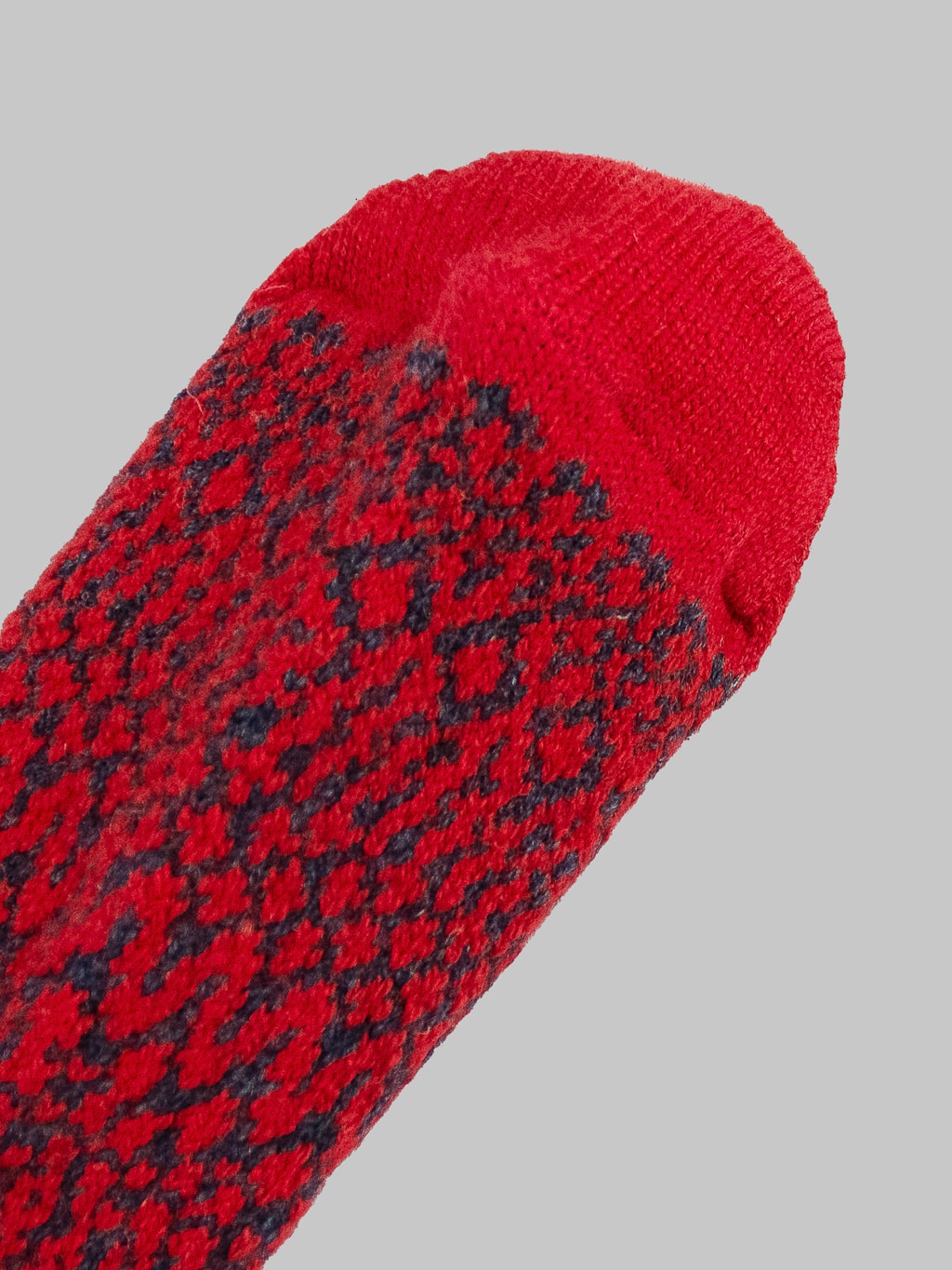 nishiguchi kutsushita oslo wool jacquard socks red toe