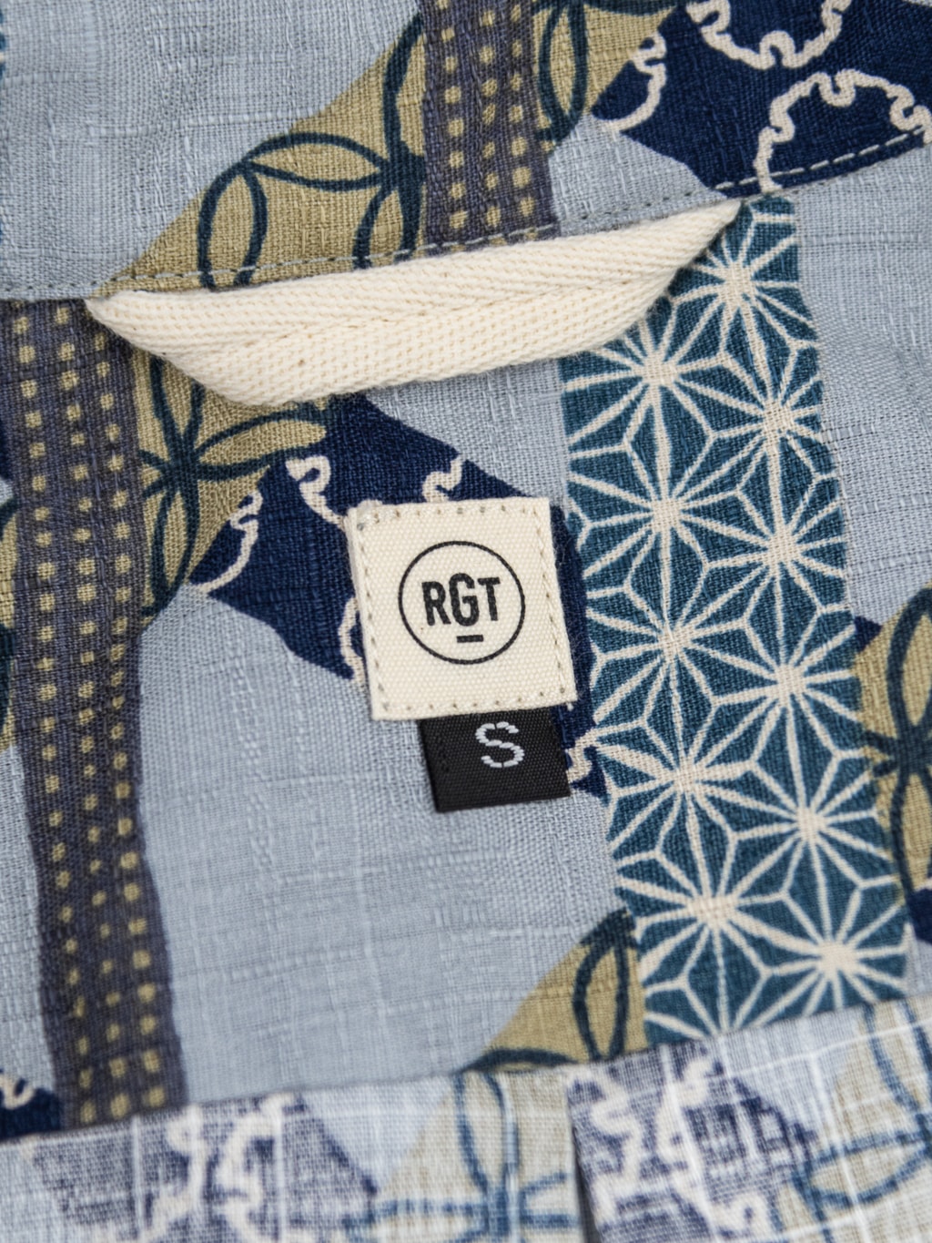 rogue territory maker shirt grey lattice logo label