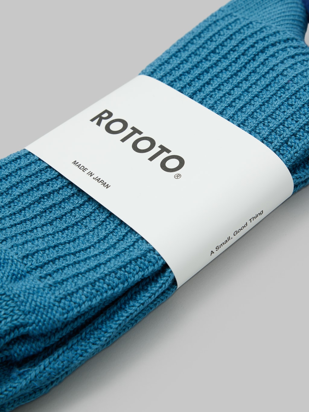 rototo cotton waffle crew socks light blue brand label