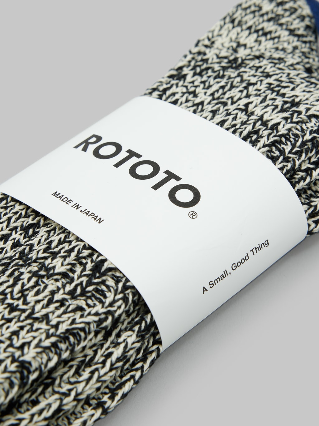 rototo recycle cotton ribbed crew socks black ivory brand label