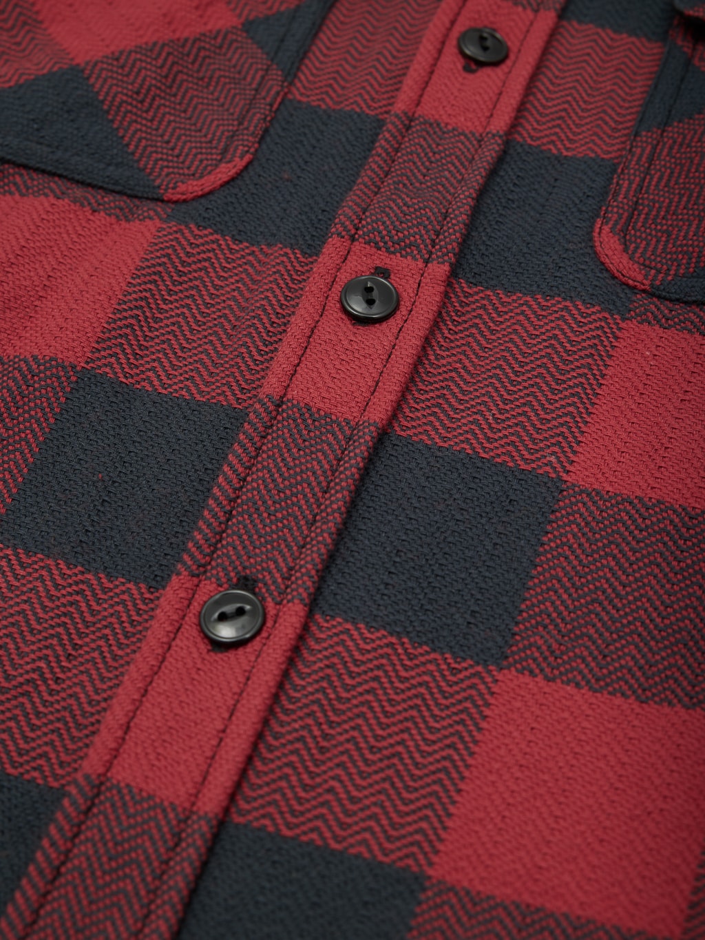 the flat head block check flannel shirt black red  buttons closeup